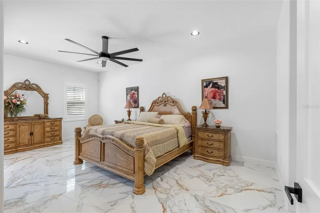 17117 Lakeshore Road Lutz FL 33558