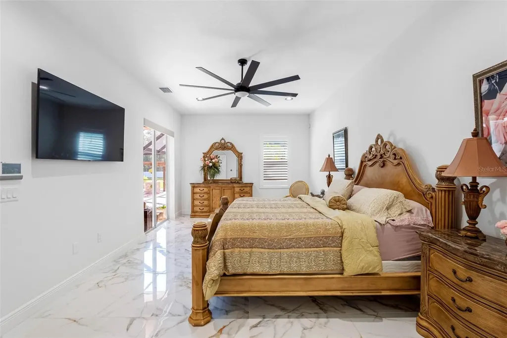17117 Lakeshore Road Lutz FL 33558