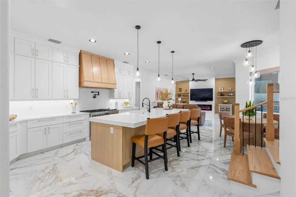 17117 Lakeshore Road Lutz FL 33558