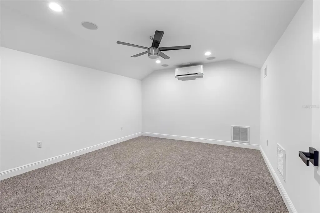 17117 Lakeshore Road Lutz FL 33558