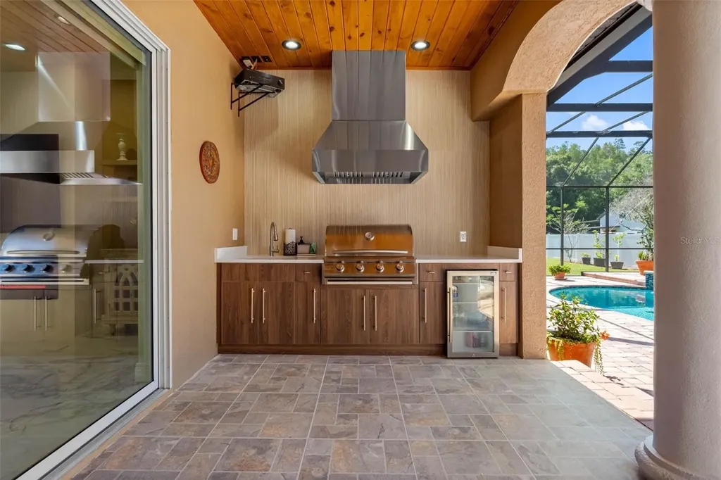 17117 Lakeshore Road Lutz FL 33558