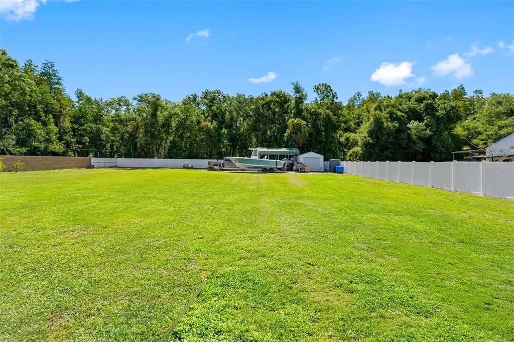 17117 Lakeshore Road Lutz FL 33558