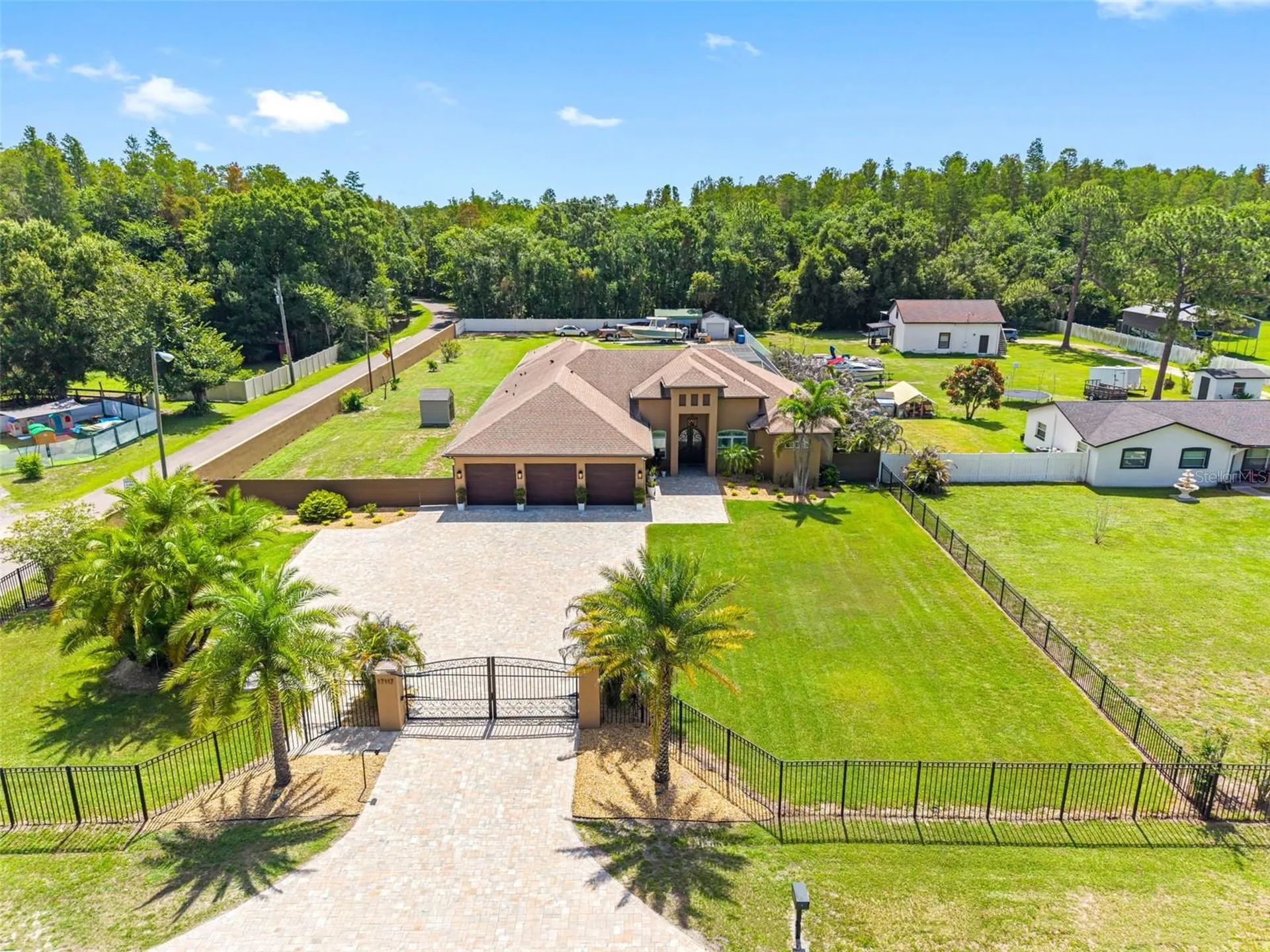 17117 Lakeshore Road Lutz FL 33558