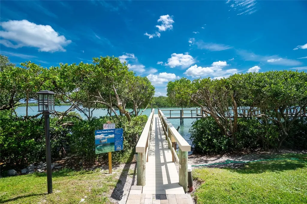 2225 N Beach Road Englewood FL 34223