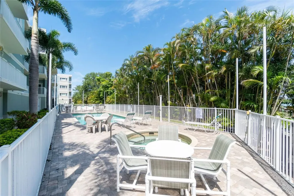 2225 N Beach Road Englewood FL 34223