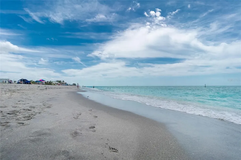 2225 N Beach Road Englewood FL 34223