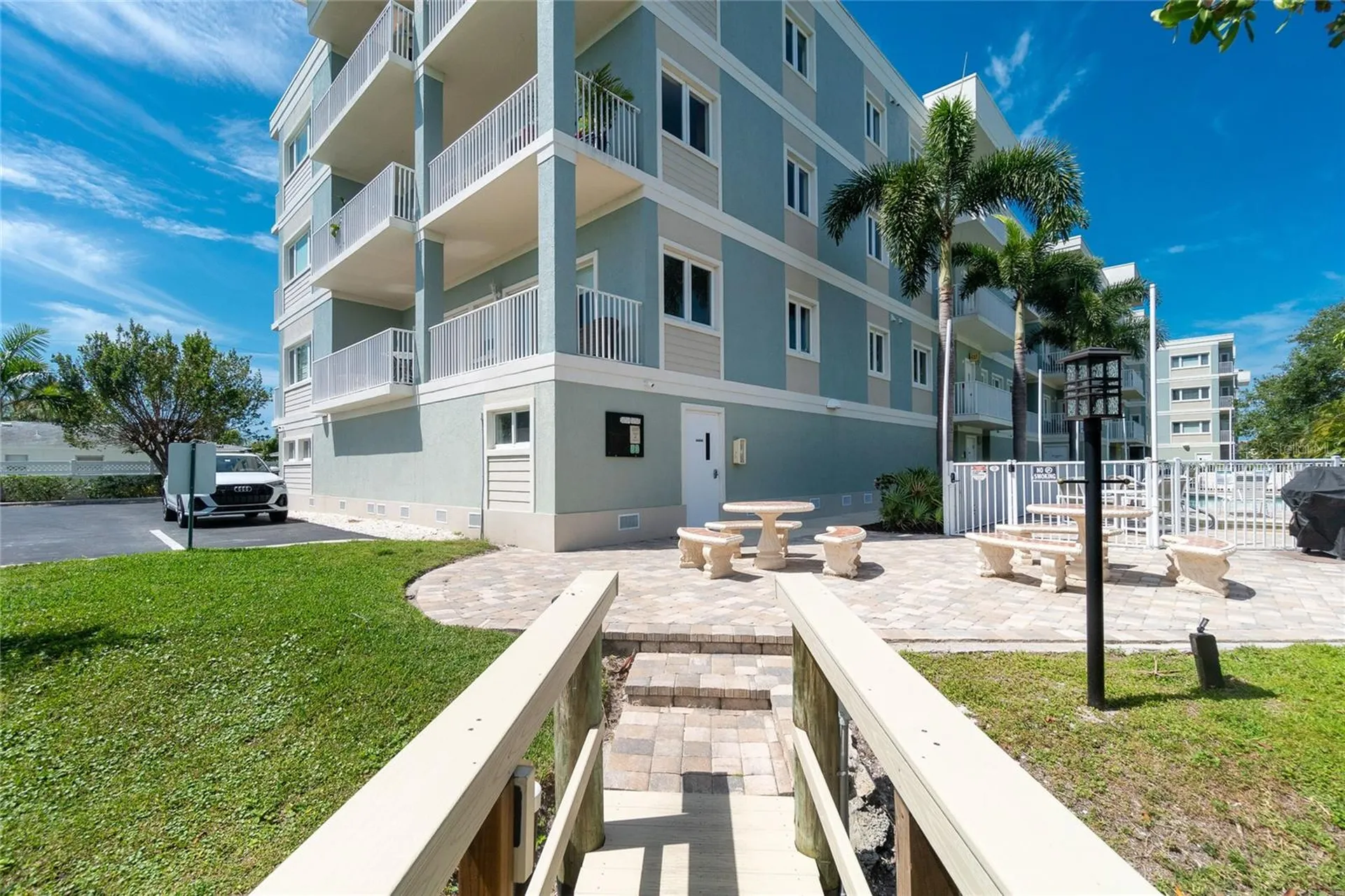 2225 N Beach Road Englewood FL 34223