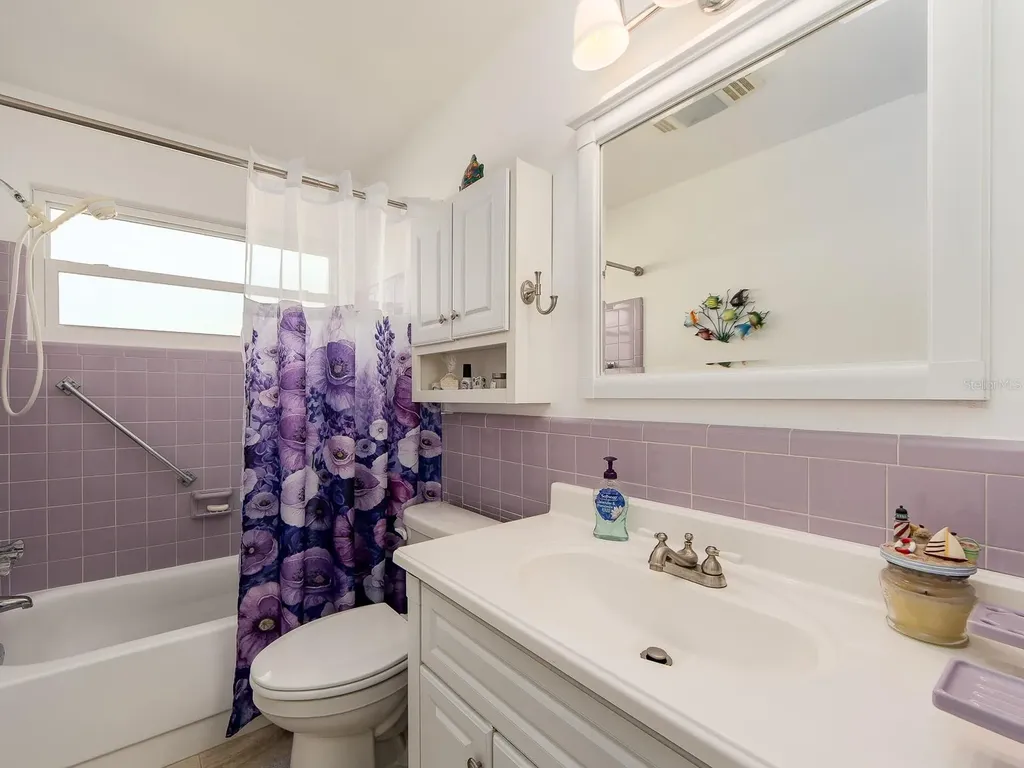 9259 142nd Street Seminole FL 33776