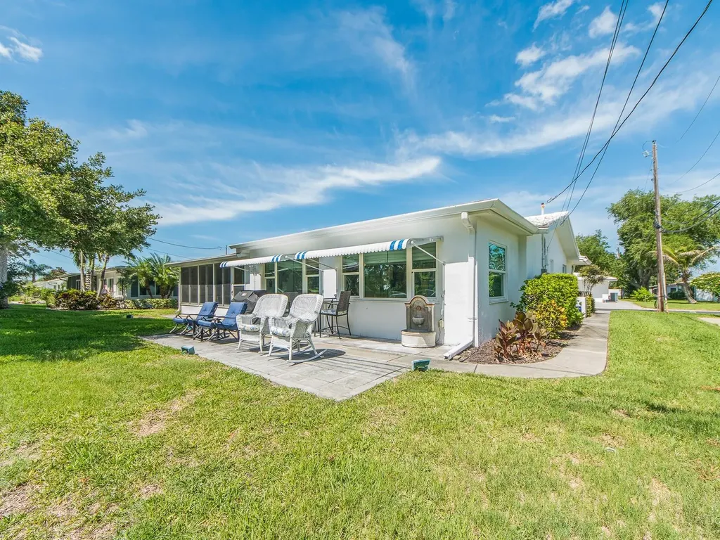 9259 142nd Street Seminole FL 33776