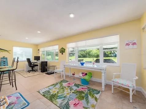 9259 142nd Street Seminole FL 33776