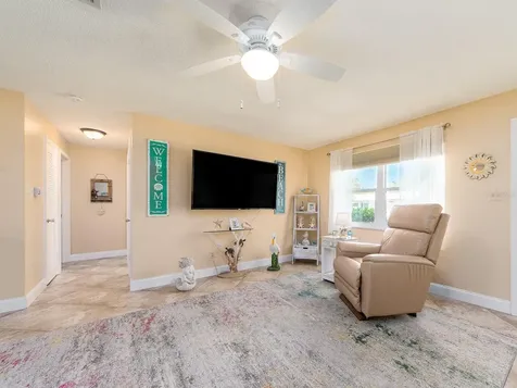 9259 142nd Street Seminole FL 33776