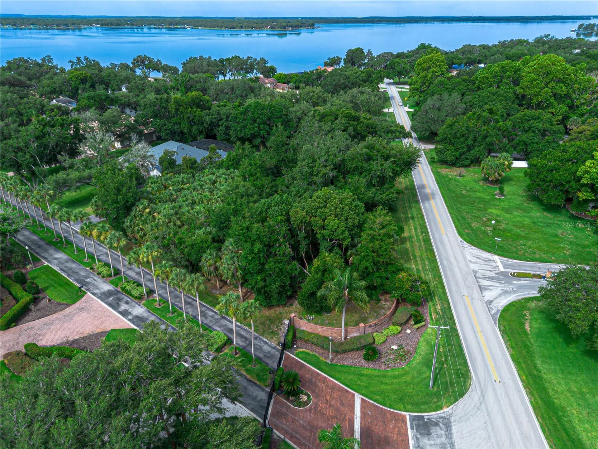 000 Lakeshore Pointe Boulevard Mount Dora FL 32757