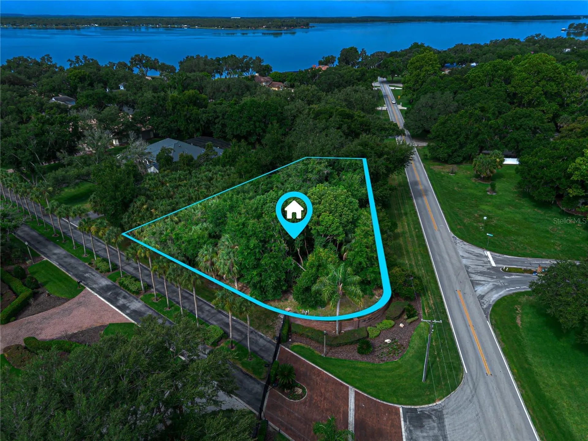 000 Lakeshore Pointe Boulevard Mount Dora FL 32757