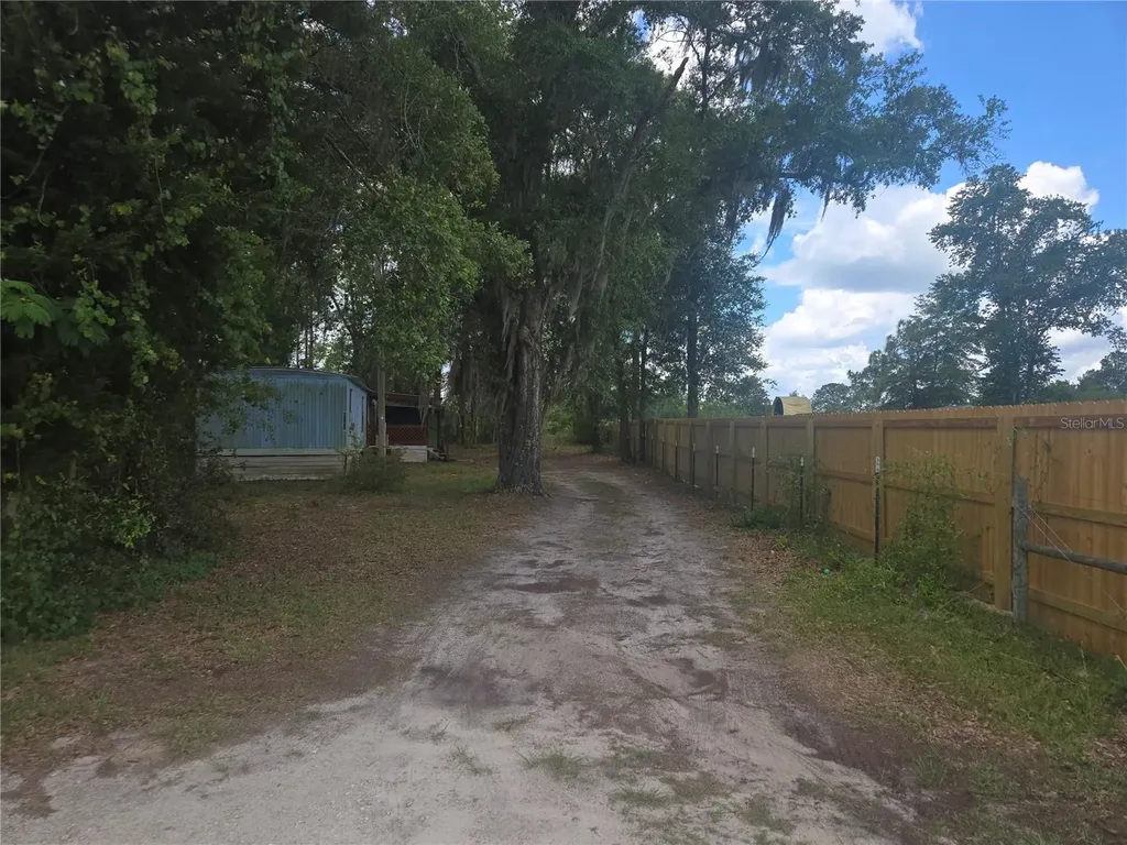 6090 NE 87 Terrace Bronson FL 32621