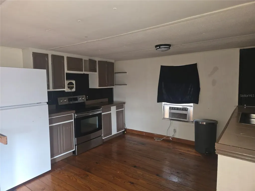 6090 NE 87 Terrace Bronson FL 32621