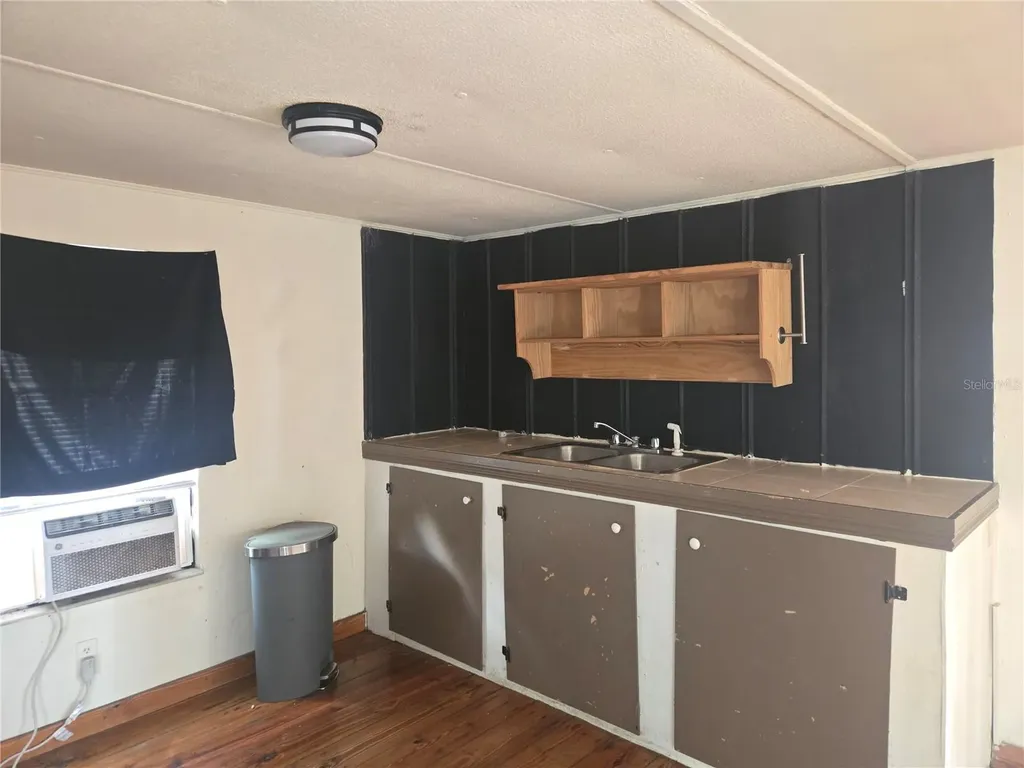 6090 NE 87 Terrace Bronson FL 32621
