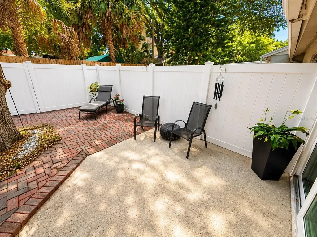 337 Plymouth Street Safety Harbor FL 34695