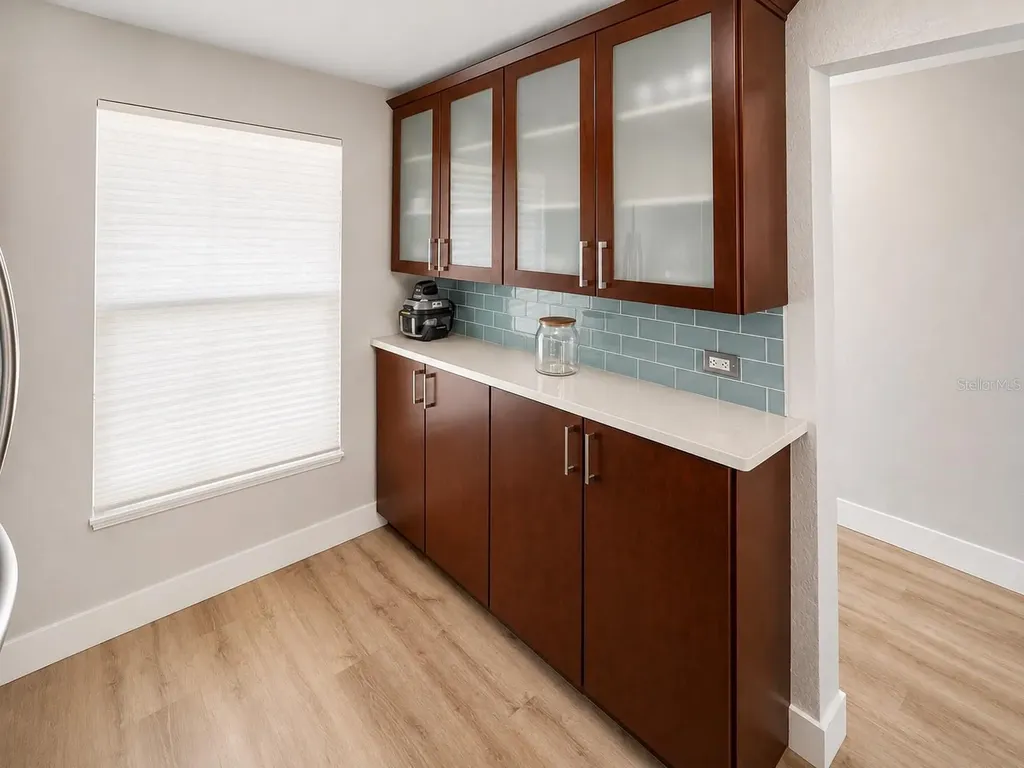 337 Plymouth Street Safety Harbor FL 34695