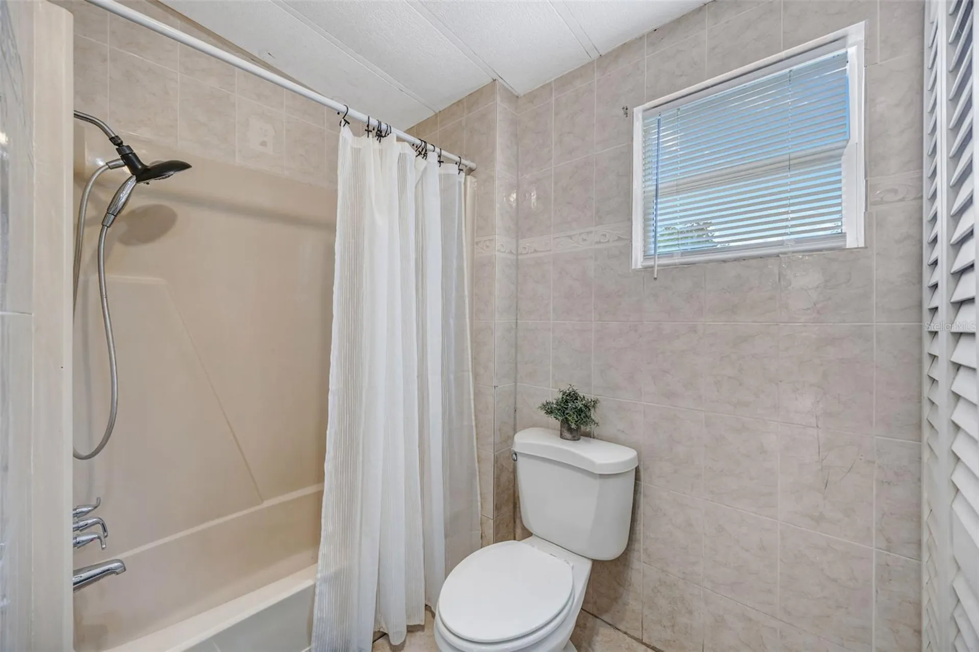 19115 Adirondack Terrace Dade City FL 33523