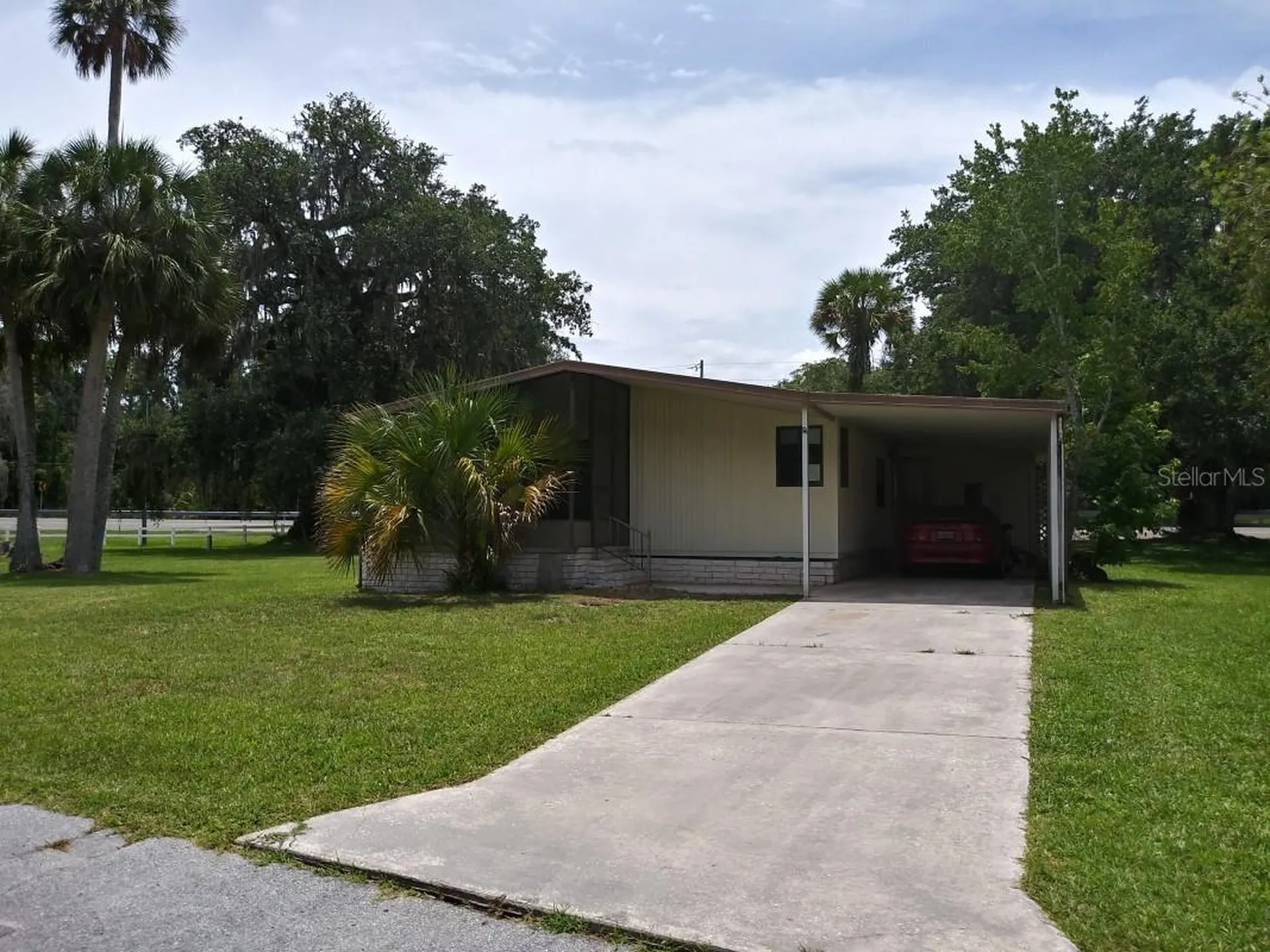 22 Canal Court Lake Panasoffkee FL 33538