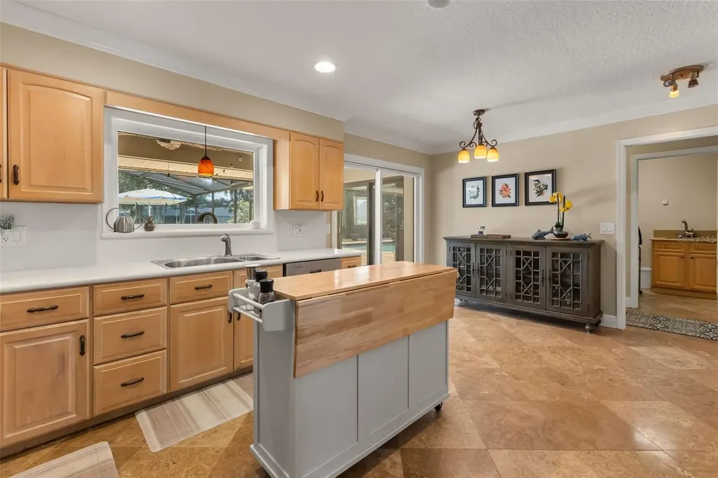 180 Springwood Trail Altamonte Springs FL 32714