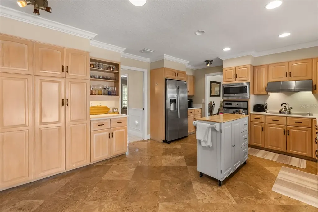 180 Springwood Trail Altamonte Springs FL 32714