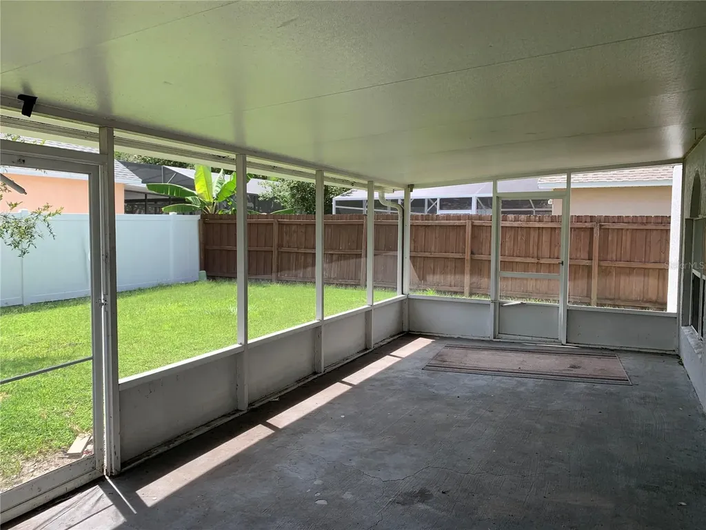 4300 Iveyglen Avenue Orlando FL 32826