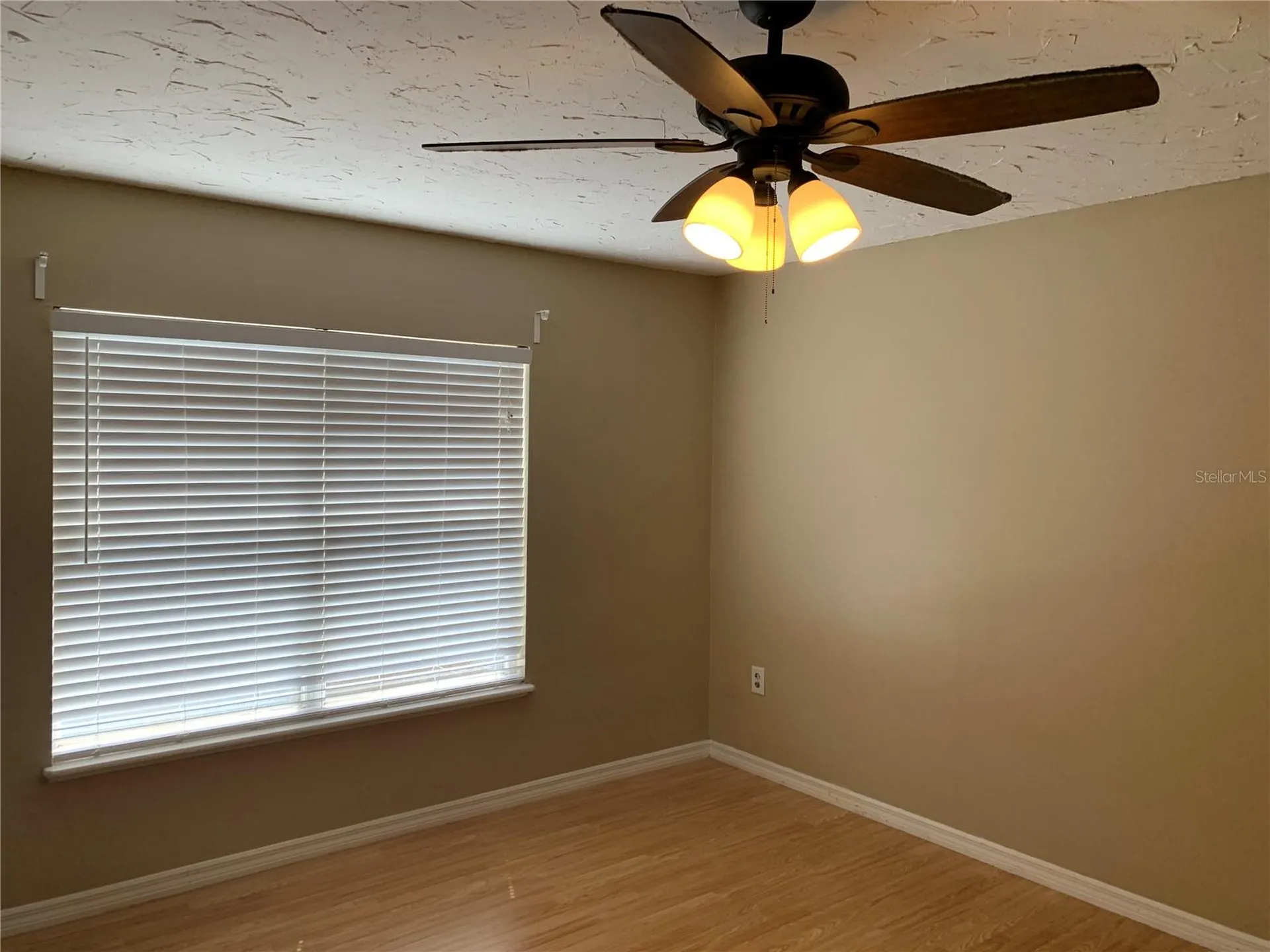 4300 Iveyglen Avenue Orlando FL 32826