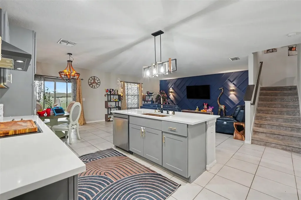 7088 King Creek Drive Sun City Center FL 33573