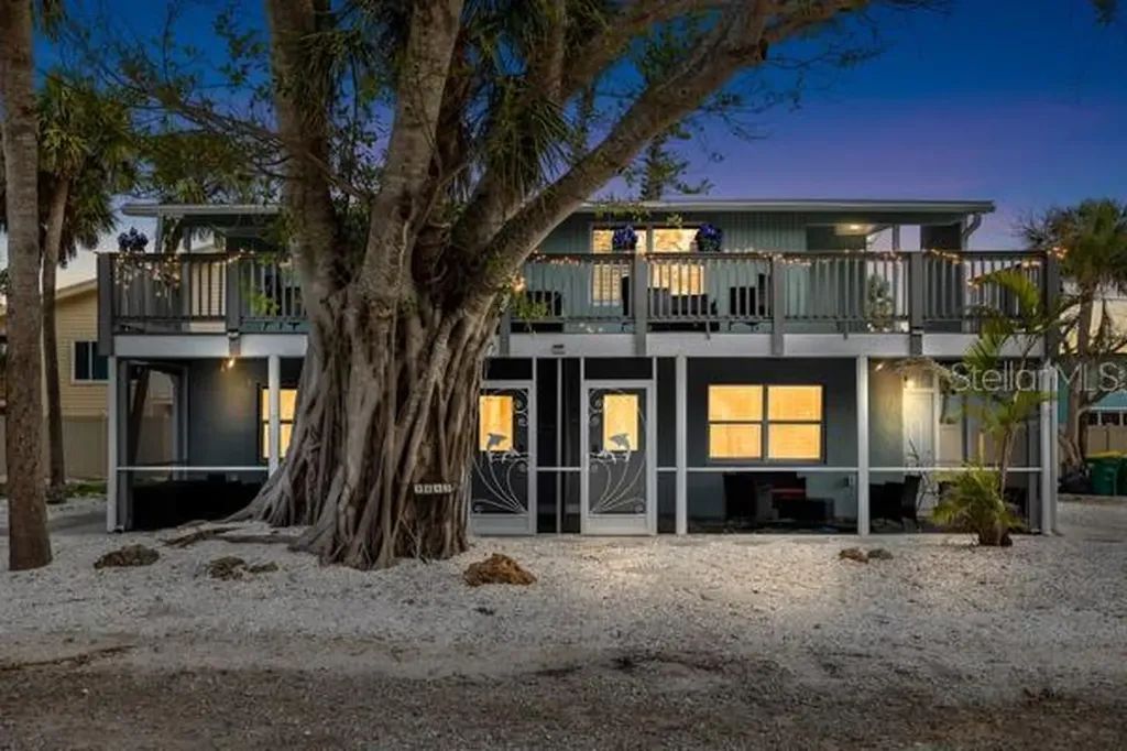 5043 N Beach Road Englewood FL 34223