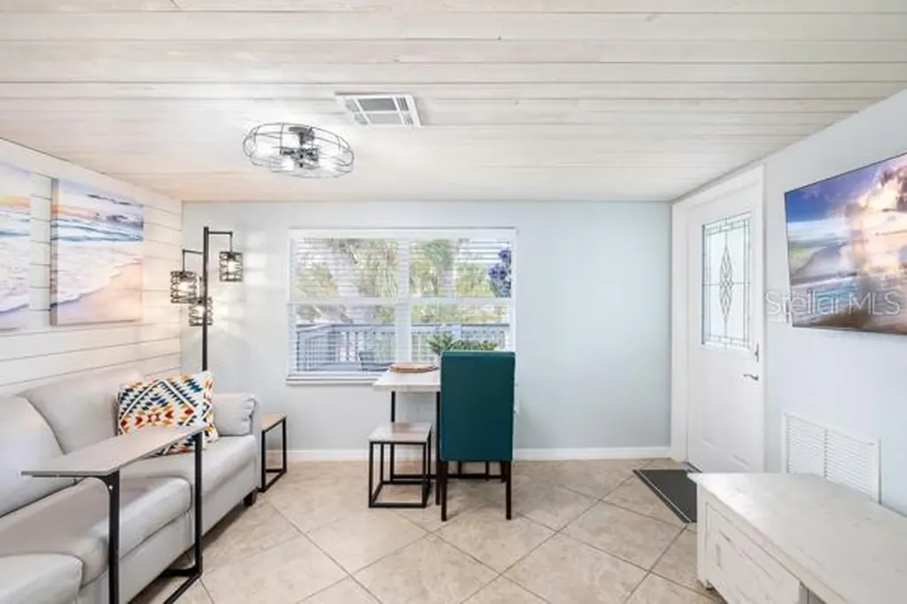 5043 N Beach Road Englewood FL 34223