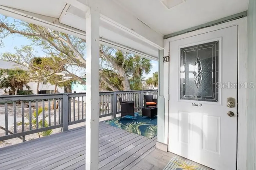 5043 N Beach Road Englewood FL 34223