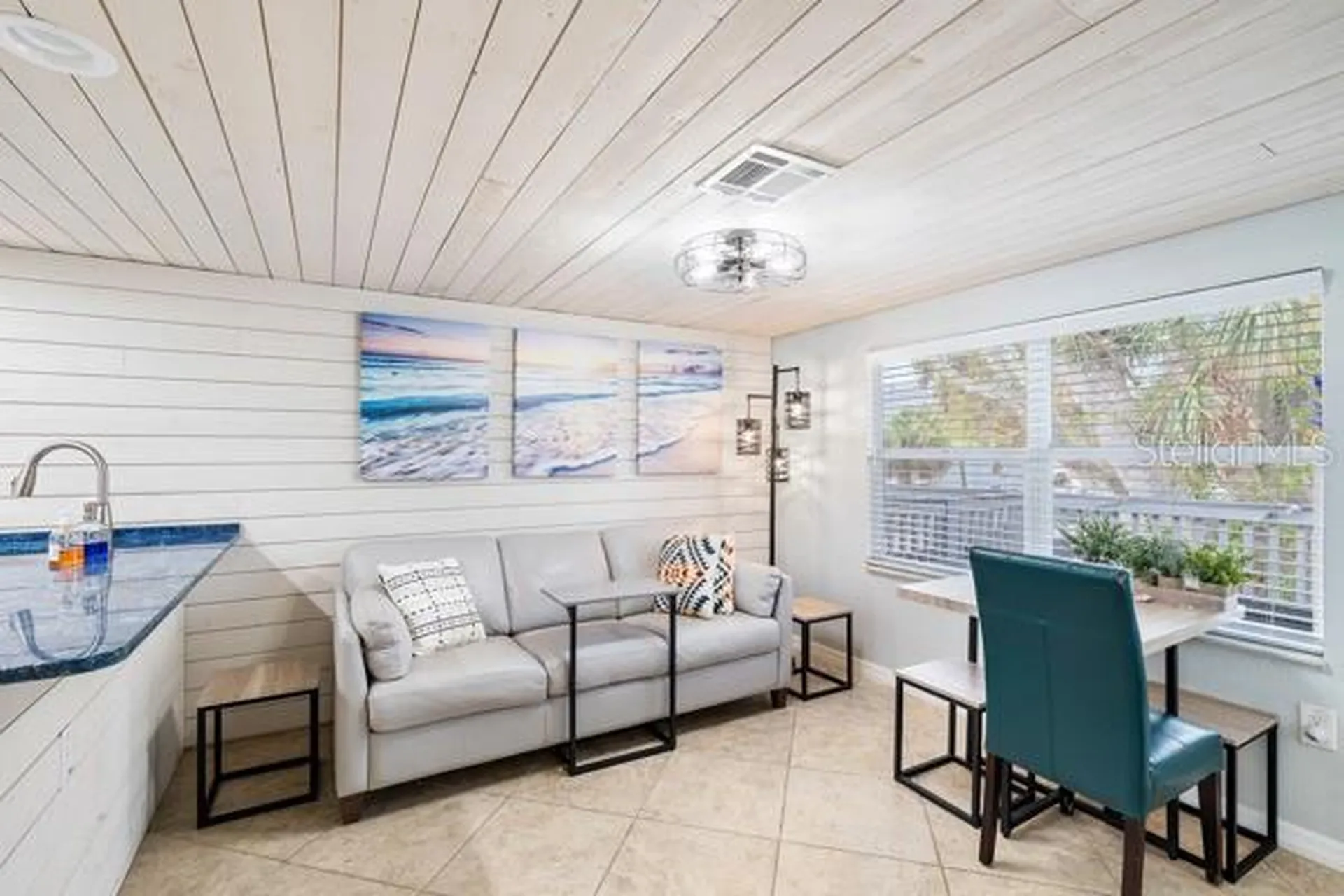 5043 N Beach Road Englewood FL 34223