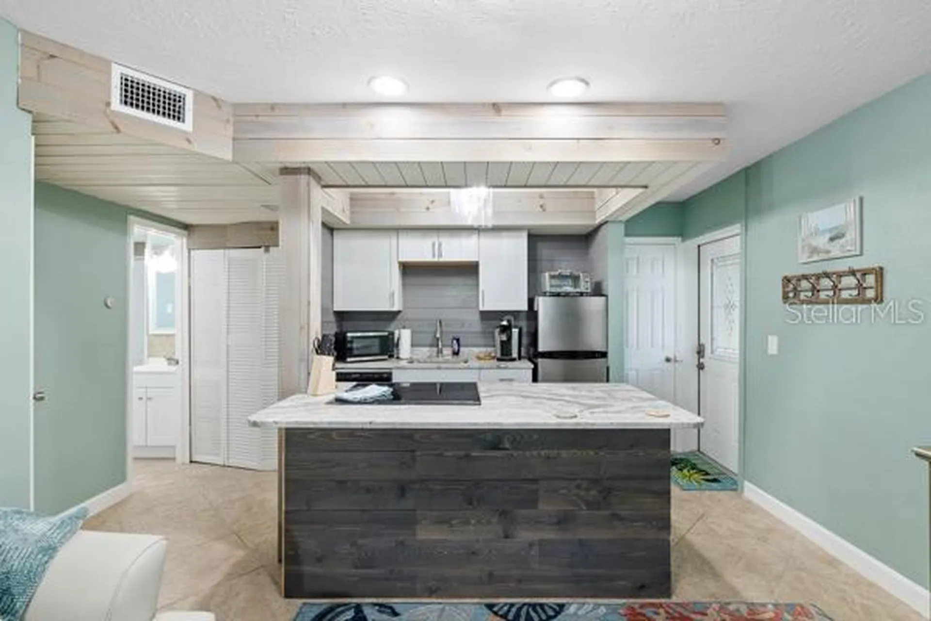 5043 N Beach Road Englewood FL 34223