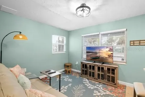 5043 N Beach Road Englewood FL 34223