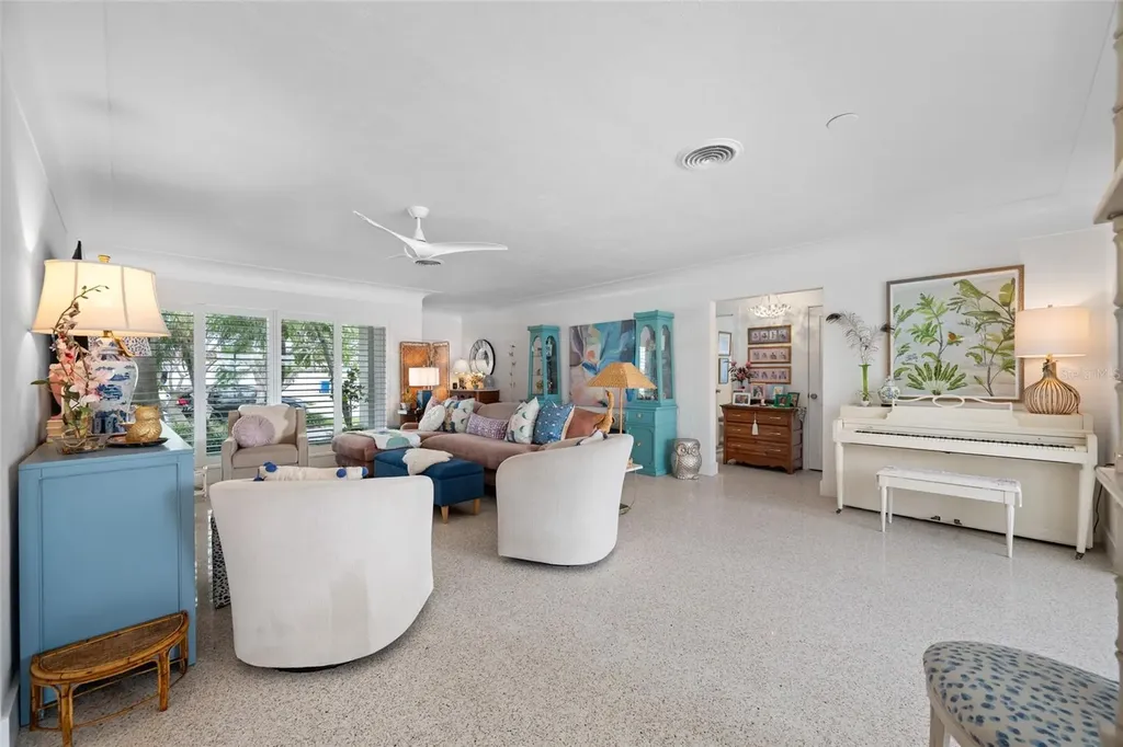 560 79th Street S St Petersburg FL 33707