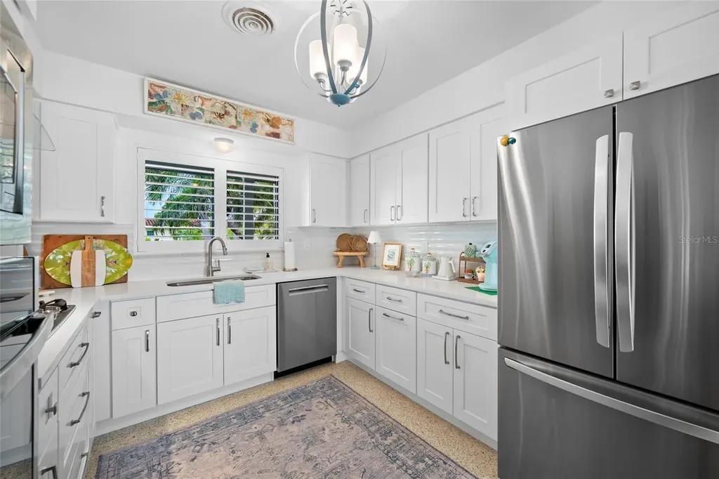 560 79th Street S St Petersburg FL 33707