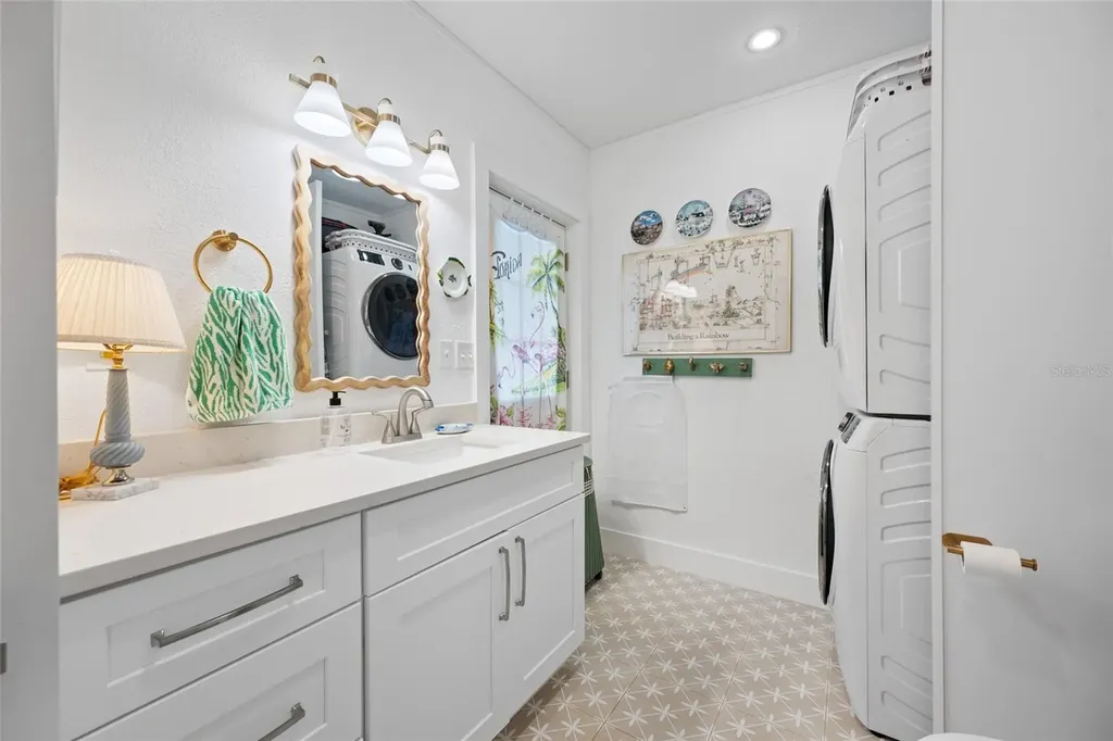 560 79th Street S St Petersburg FL 33707