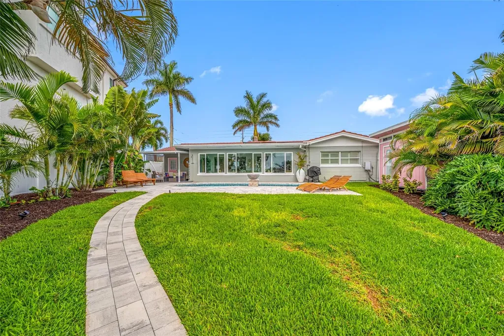 560 79th Street S St Petersburg FL 33707