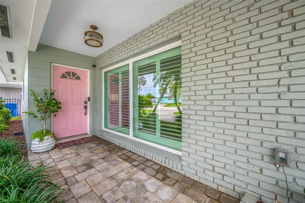 560 79th Street S St Petersburg FL 33707