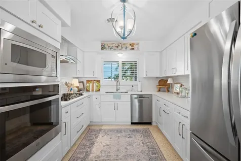 560 79th Street S St Petersburg FL 33707