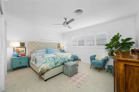 560 79th Street S St Petersburg FL 33707