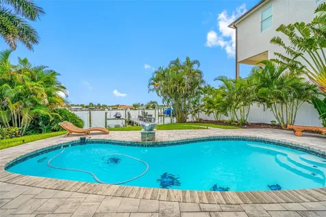 560 79th Street S St Petersburg FL 33707