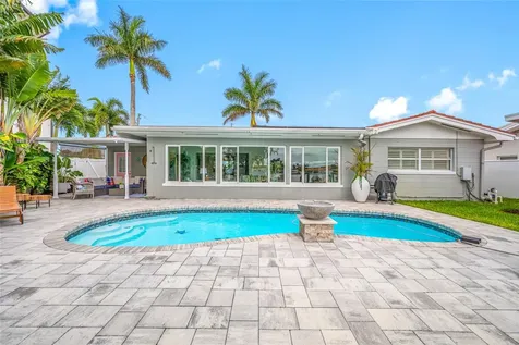 560 79th Street S St Petersburg FL 33707