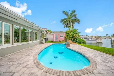 560 79th Street S St Petersburg FL 33707