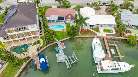 560 79th Street S St Petersburg FL 33707