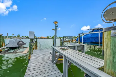560 79th Street S St Petersburg FL 33707