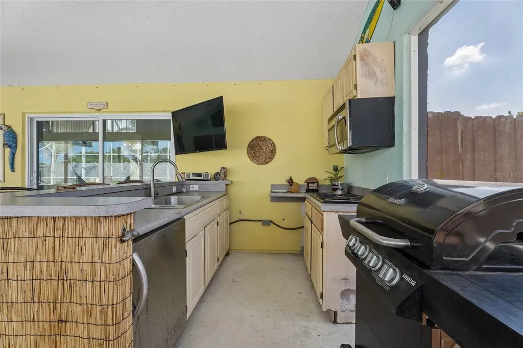 2484 Albany Drive Kissimmee FL 34758