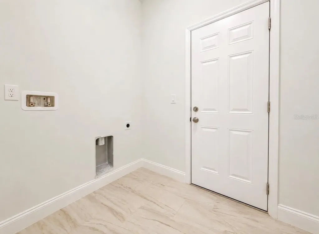 2452 Ainsworth Avenue Deltona FL 32738