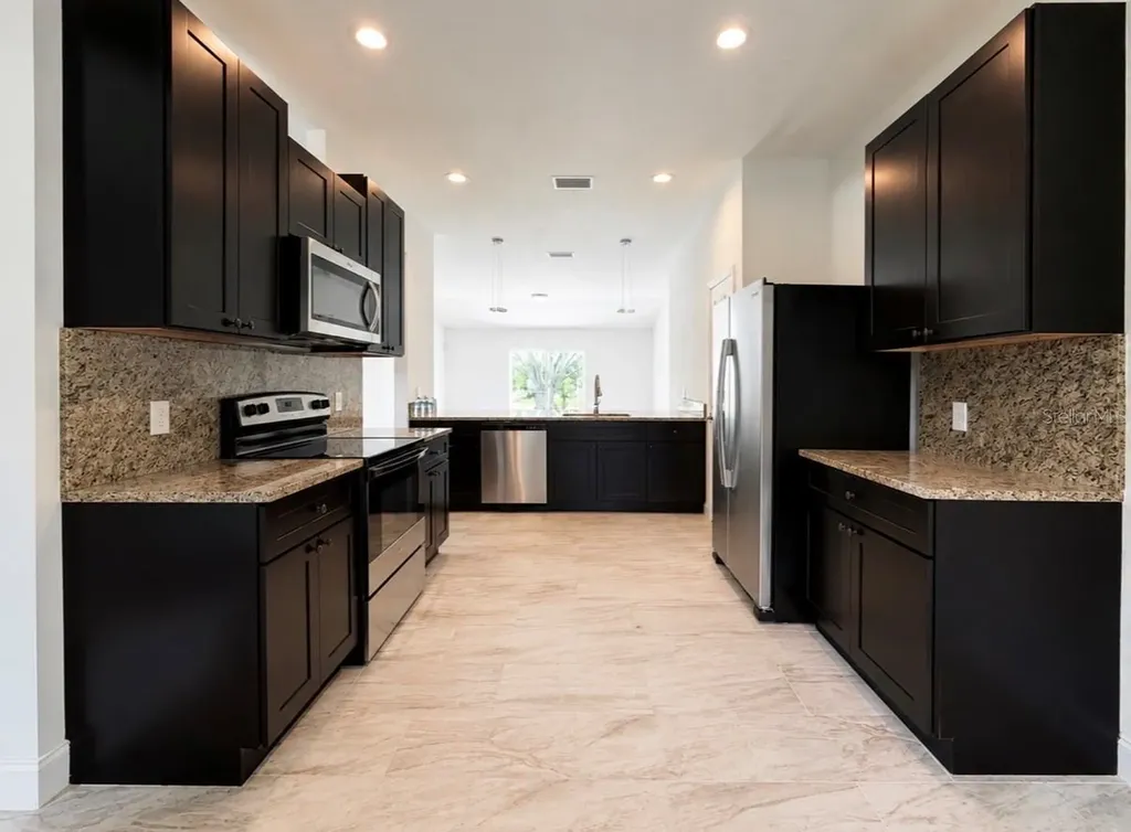 2452 Ainsworth Avenue Deltona FL 32738
